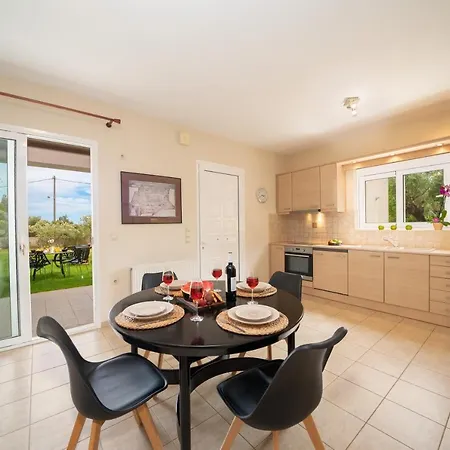 別荘 Cicada Karavádhos