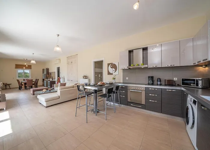 Cicada Semesterbostad