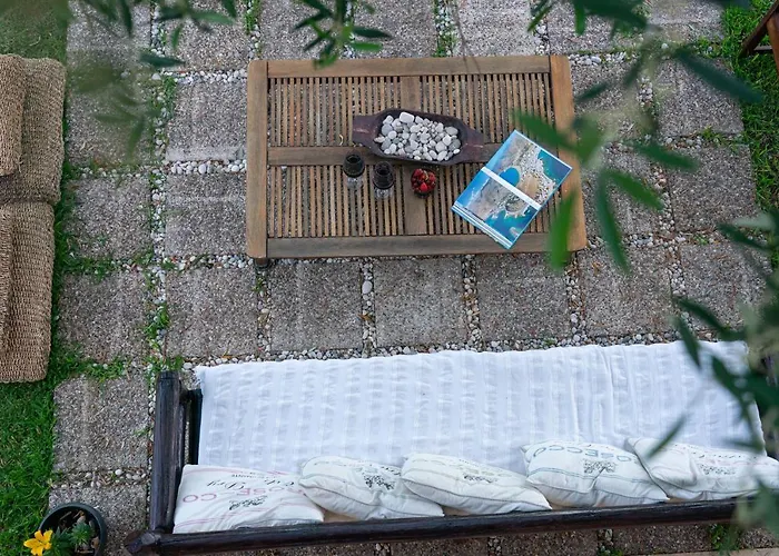 Cicada * Karavádhos