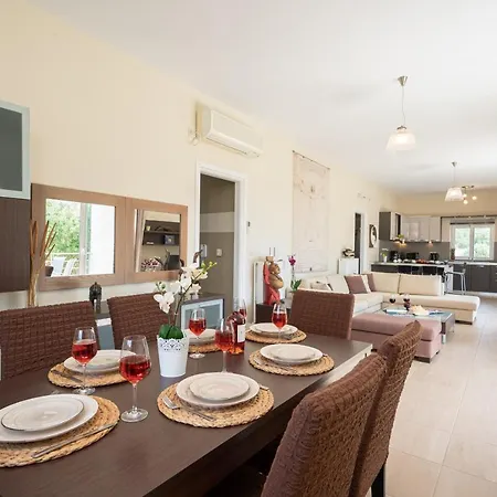 Cicada Semesterbostad *