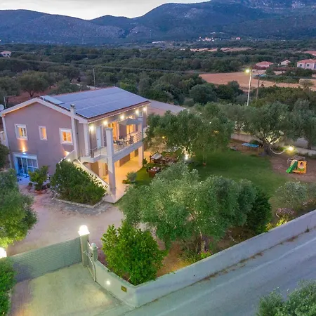 Cicada Semesterbostad Karavádhos